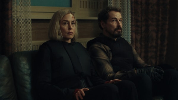 Ідеальний варіант на вихідні: на Netflix вийшов детективний серіал про німецьких "Містер і місис Сміт" 2