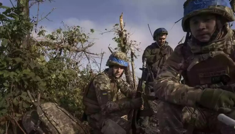 "2000 метрів до Андріївки" бореться за престижну нагороду Гільдії режисерів Америки 5
