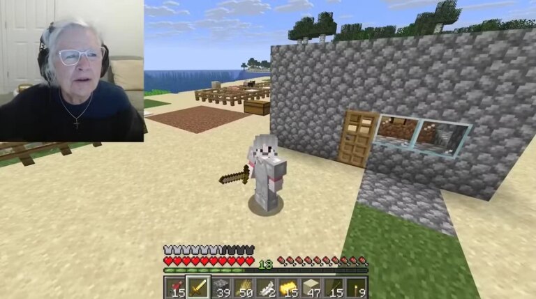 Minecraft: 81-річна стримерка стала жертвою swatting під час благодійного стріму 7