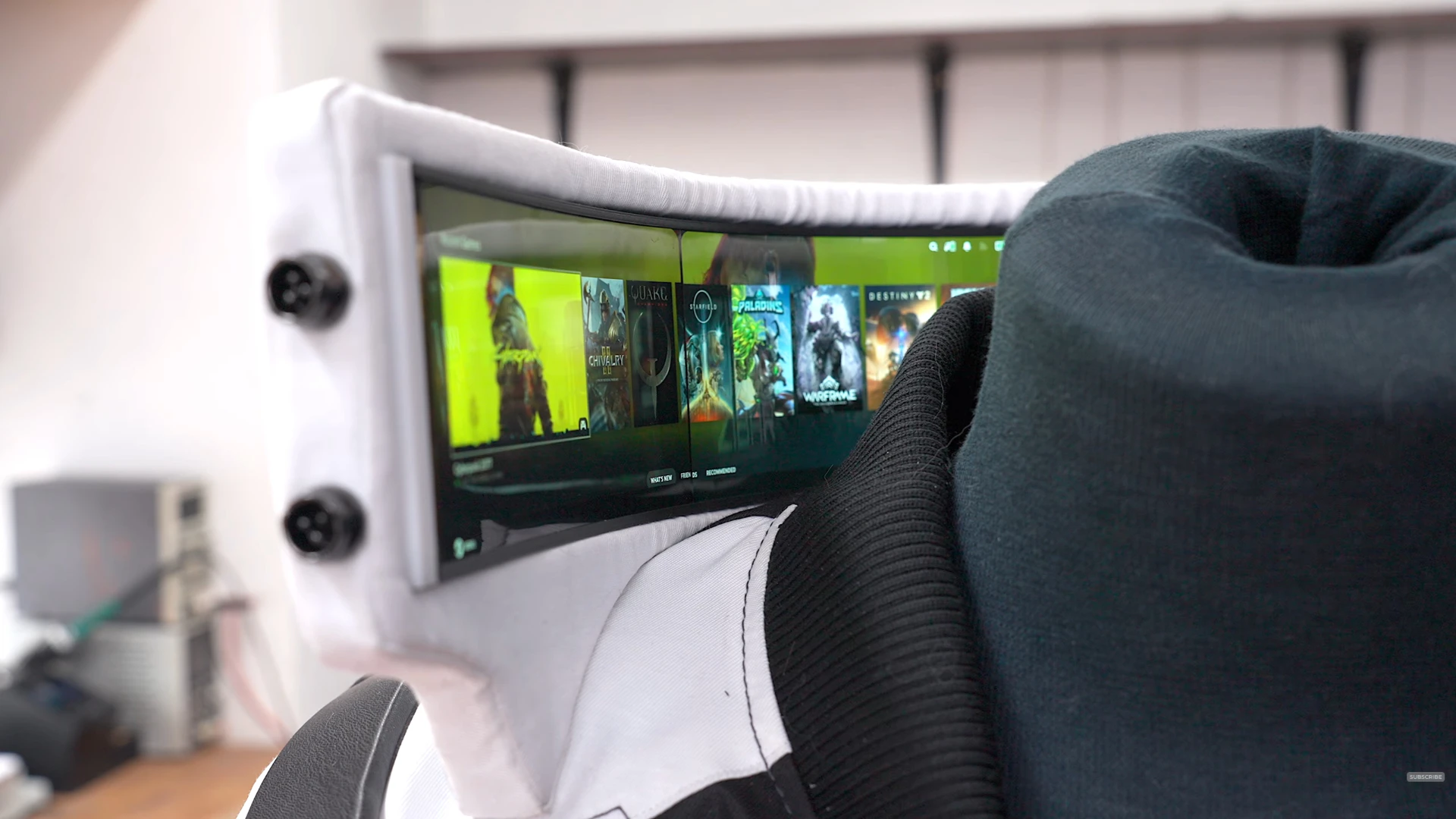 Cyberpunk 2077: ентузіаст створив куртку з OLED-коміром, на якому можна грати 7
