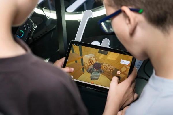 Lenovo та Hillel IT School: школярі випустили гру Expedition на Fancon 5