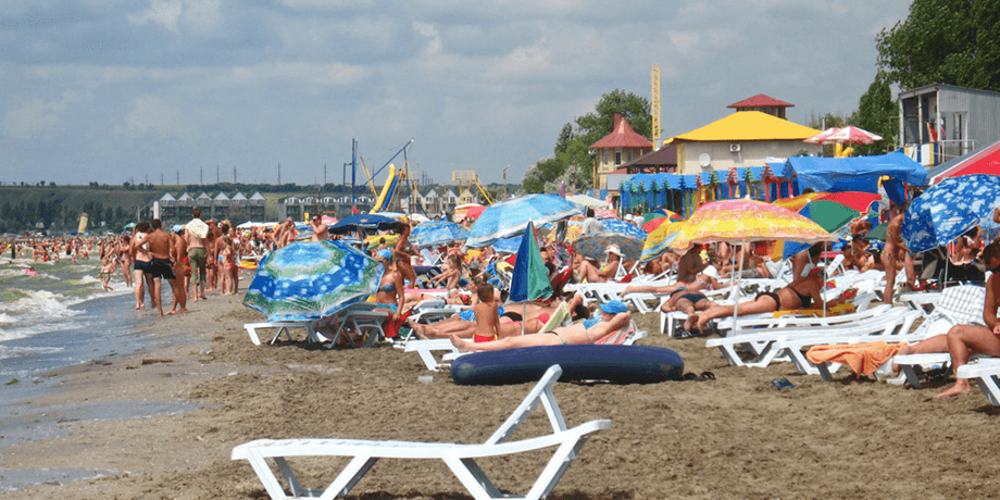 Чому популярний курорт на Чорному морі спорожнів: шокуючі кадри українки 1
