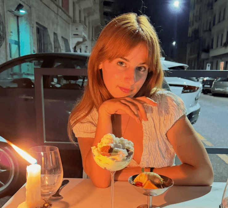 Як 50-річна Жанна Бадоєва, підсанкційна ведуча, показала своїх дорослих дітей 3
