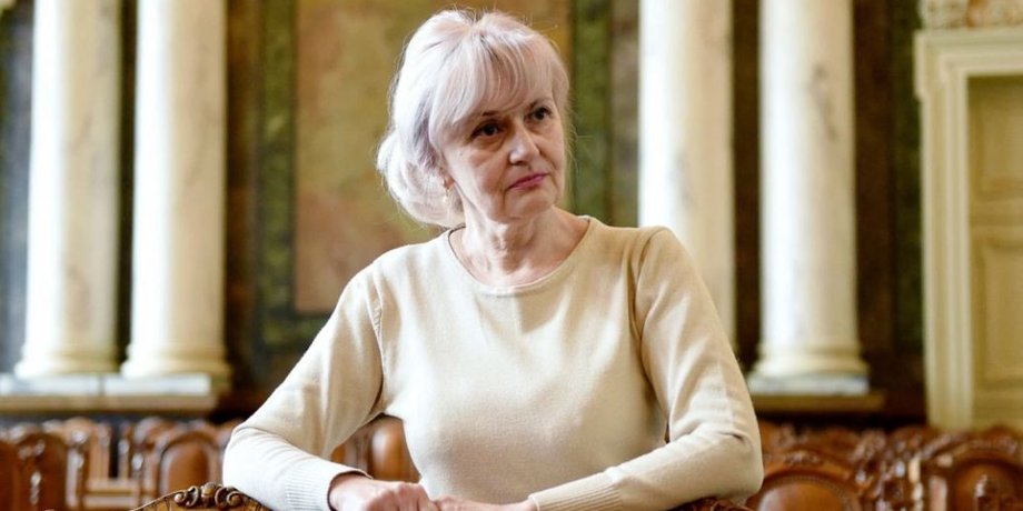 Що залишають на могилі Ірини Фаріон: зворушливі записки та квіти 1 Що залишають на могилі Ірини Фаріон: зворушливі записки та квіти 1