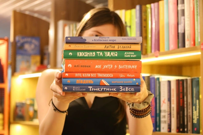 Книжковий трамвайчик у Львові: знижки та рідкісні видання 3