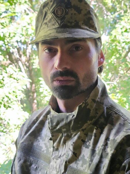 Танцюрист ЗСУ Віталій Загоруйко показав свою військову форму 2 Танцюрист ЗСУ Віталій Загоруйко показав свою військову форму 2