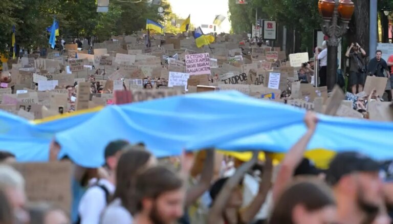Медіа-огляд: Протести 31 липня – як це бачила Україна 52