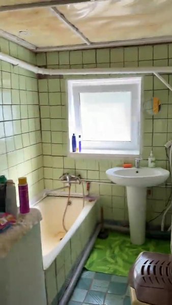 Людський ажіотаж: будинок на Київщині продали за $2 тисячі, а не за $32 4