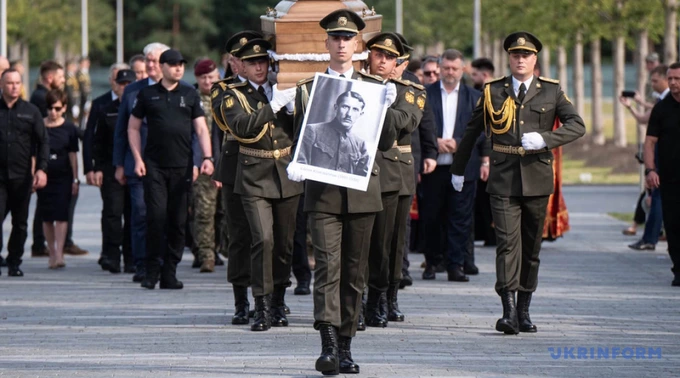 Євгена Коновальця перепоховали на Національному військовому кладовищі 2 Євгена Коновальця перепоховали на Національному військовому кладовищі 2