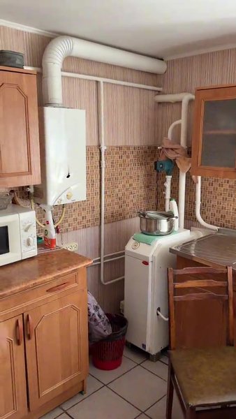 Людський ажіотаж: будинок на Київщині продали за $2 тисячі, а не за $32 6