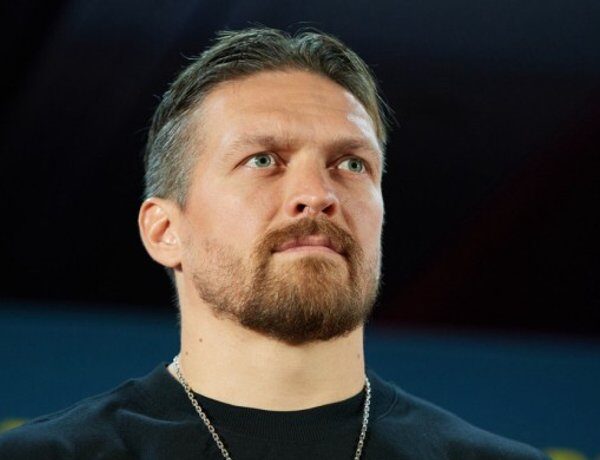 Олександр Усик потрапив під обстріл на фронті