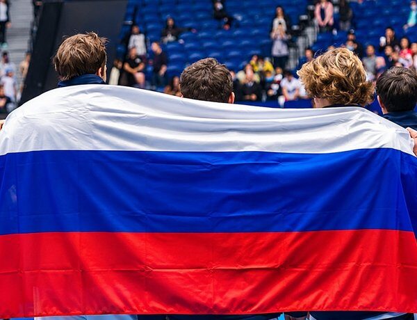 ФІФА дозволила Росії повернути прапор та гімн на міжнародні матчі