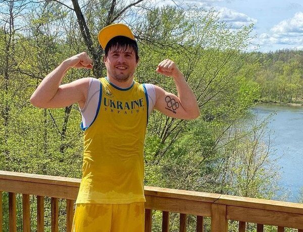 Хитров мобілізований: боксер проходить базову загальновійськову підготовку