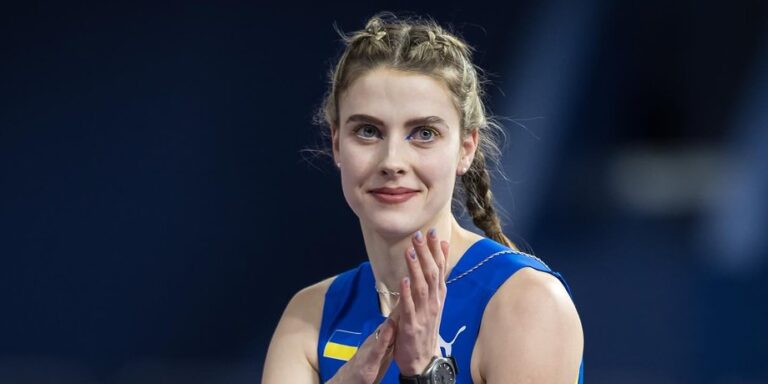 Ярослава Магучіх підкорила мережу фото з українським акцентом 22 Ярослава Магучіх підкорила мережу фото з українським акцентом 22