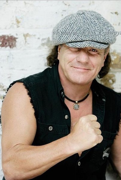AC/DC: 50 років на сцені, історія легенди року 7