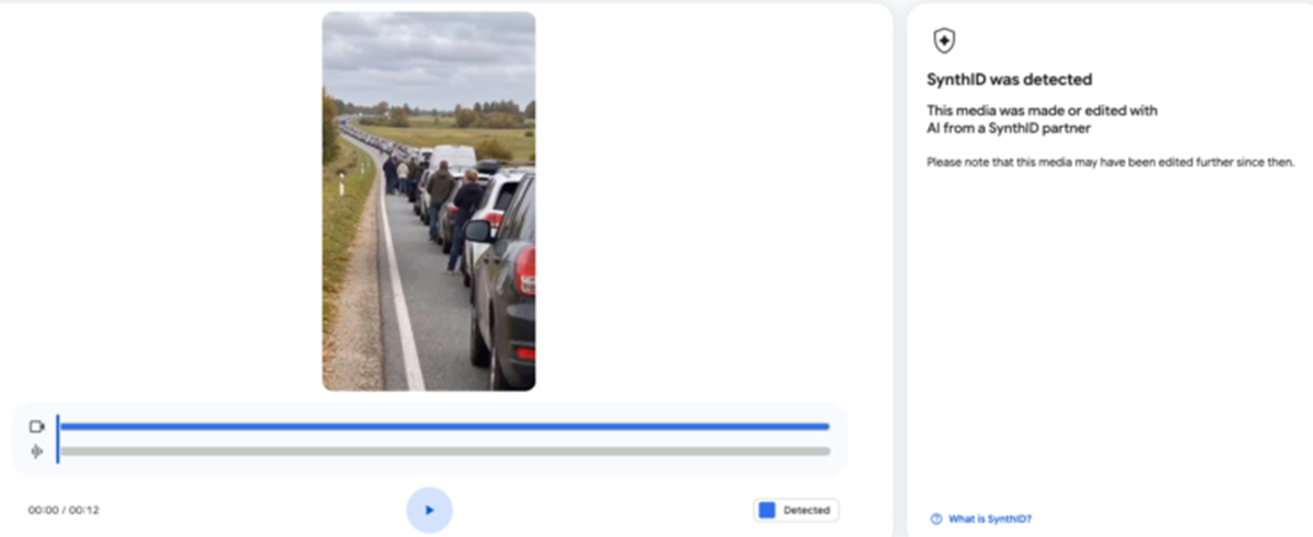 Російські фейки: Макрон в Еміратах, черги українців на кордоні та "актор із собакою" 5 Російські фейки: Макрон в Еміратах, черги українців на кордоні та "актор із собакою" 5